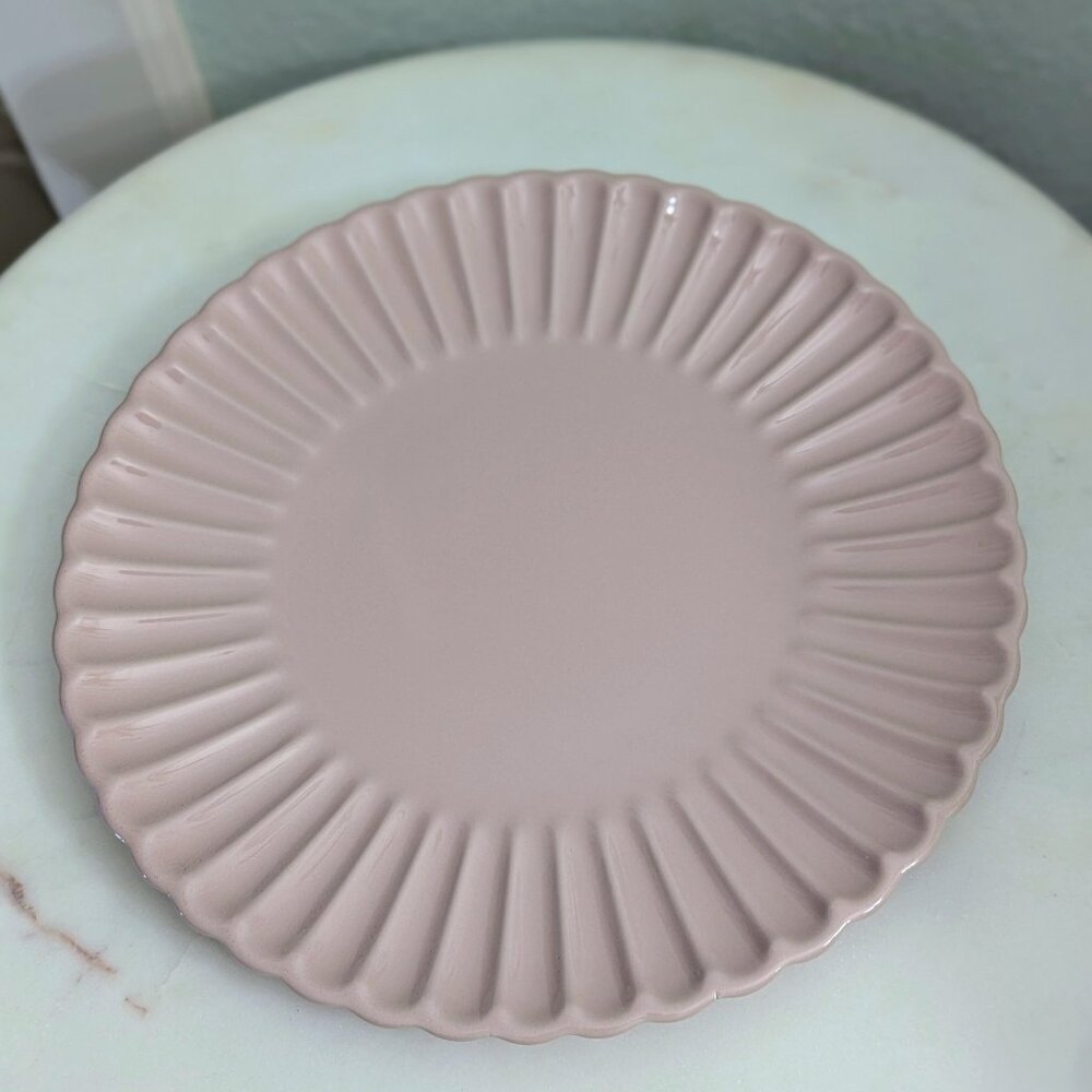 H&M Pink Stoneware Dinner Plate ***